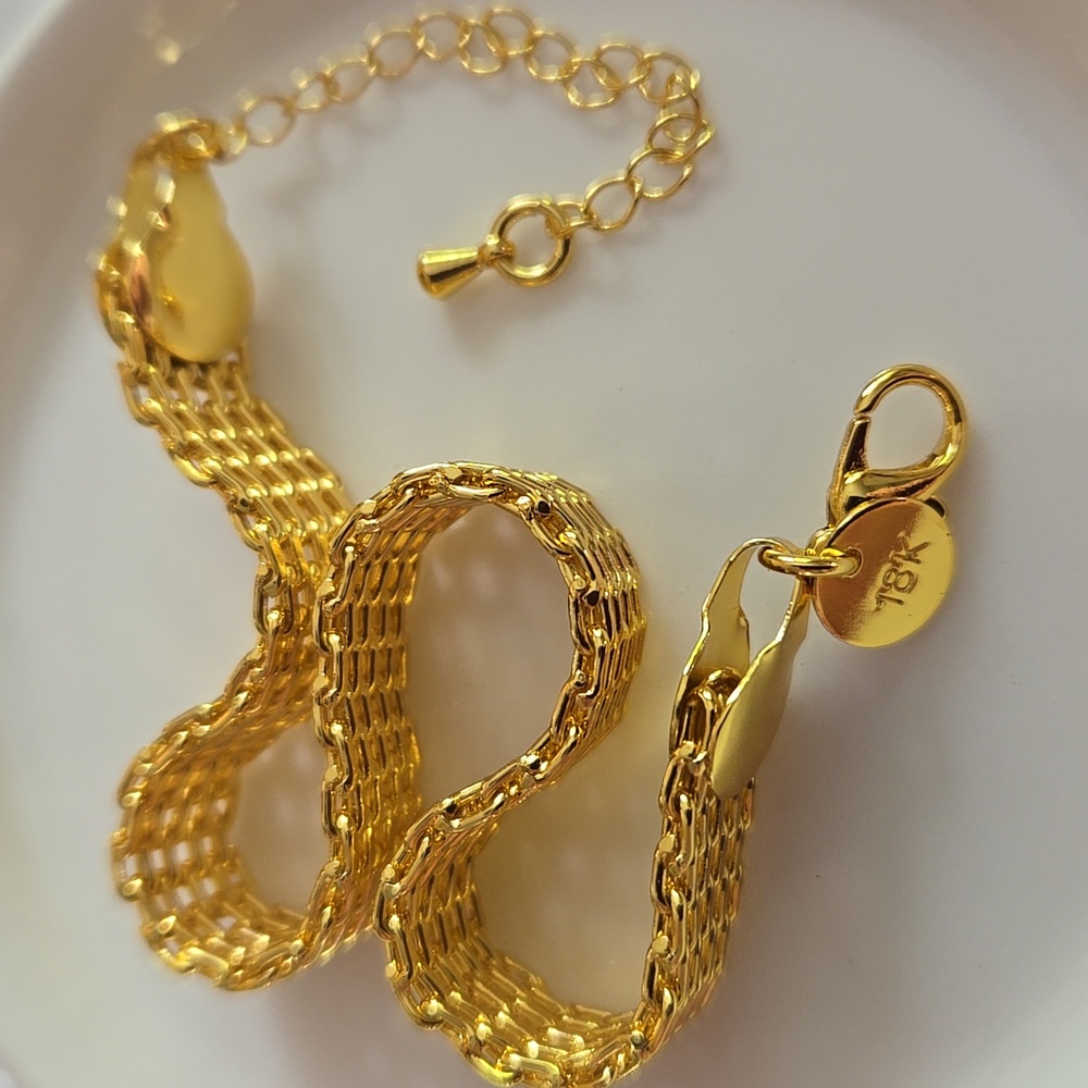 🌟 New 18K Gold-plated Mesh Silky Smooth Bracelet Adjustable 7" to 9" 🌟